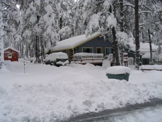 snow-772083.jpg